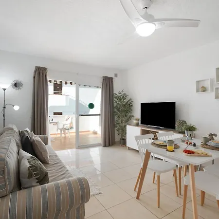 Serene Terrace And Pool Διαμέρισμα *