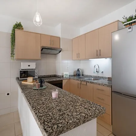 Serene Terrace And Pool Διαμέρισμα