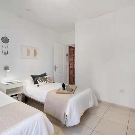 Serene Terrace And Pool Apartament Playa de las Americas (Tenerife)