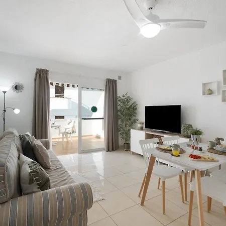 Serene Terrace And Pool Apartament Playa de las Americas (Tenerife)